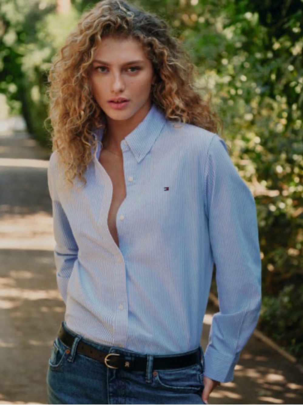 Tommy Hilfiger Heritage Women's Blue Long Sleeves Roll-Tab Button-Up Shirt
